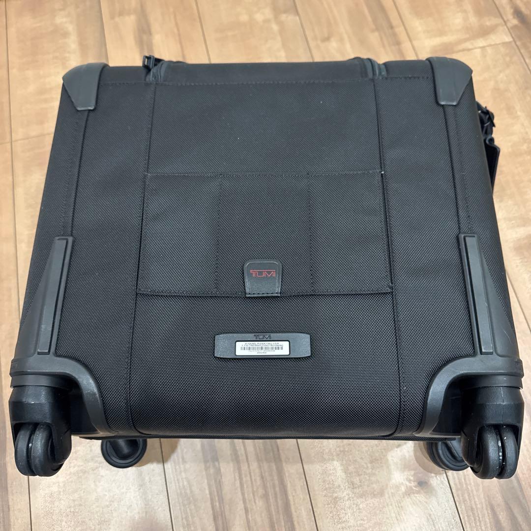 TUMI　AlPHAII　4ウィールドコンパクトブリーフ　機内持込サイズ　黒色