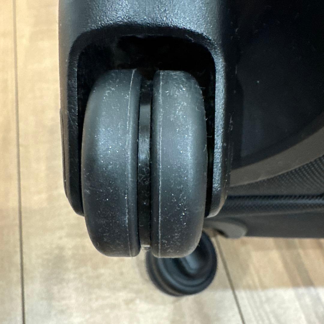 TUMI　AlPHAII　4ウィールドコンパクトブリーフ　機内持込サイズ　黒色