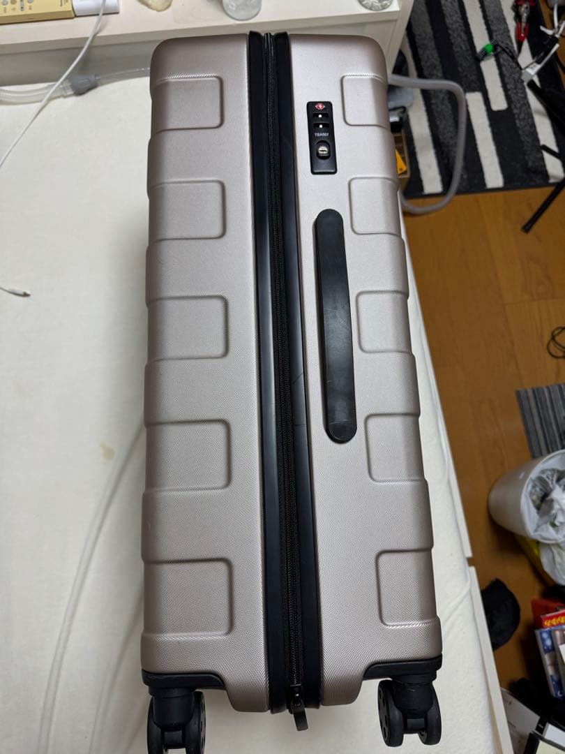 無印キャリーケース(旧型中型63Lサイズ ゴールド)