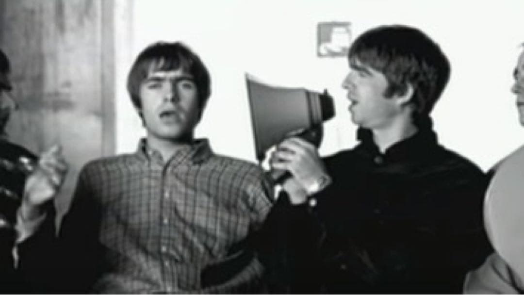 タ*ラ様 oasis Wonderwall Silhouette T-shirt