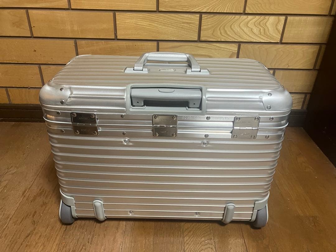 リモワ　パイロット　2輪