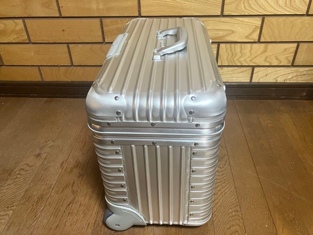 リモワ　パイロット　2輪