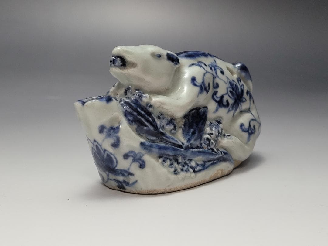 染付 リス型 松鼠型 折枝花紋 硯滴 水滴 明清時代 幅約11.1cm