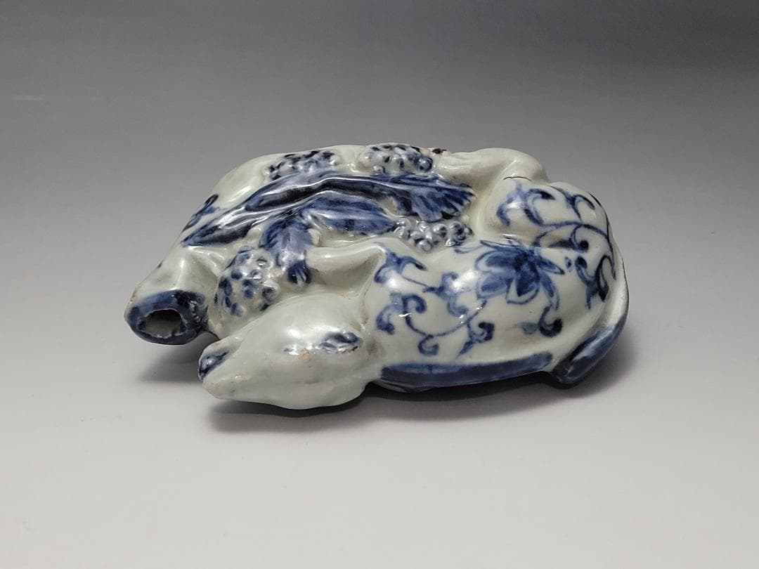 染付 リス型 松鼠型 折枝花紋 硯滴 水滴 明清時代 幅約11.1cm