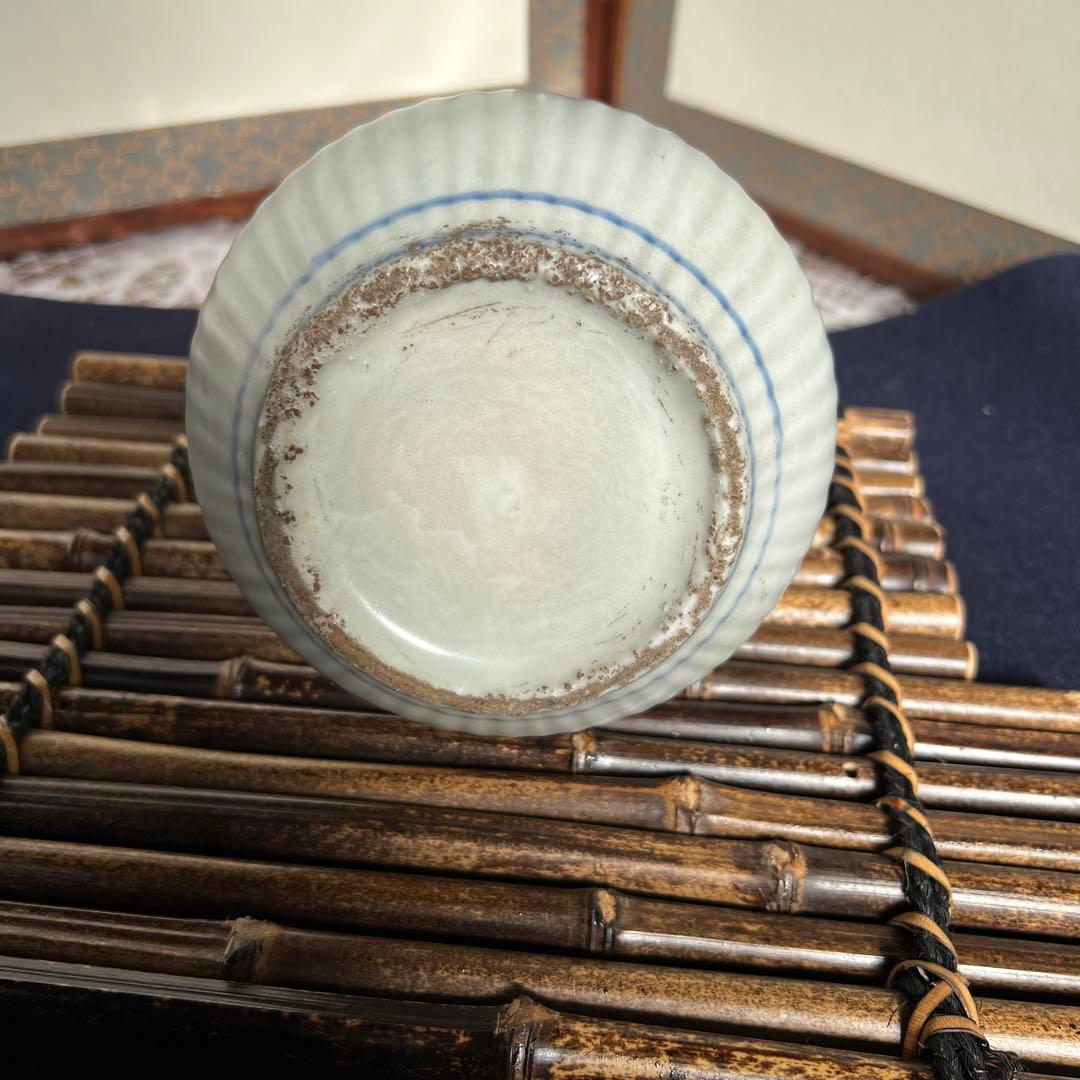 古伊万里　瓢形筋花文　染付花器　砂高台　完品最終値段