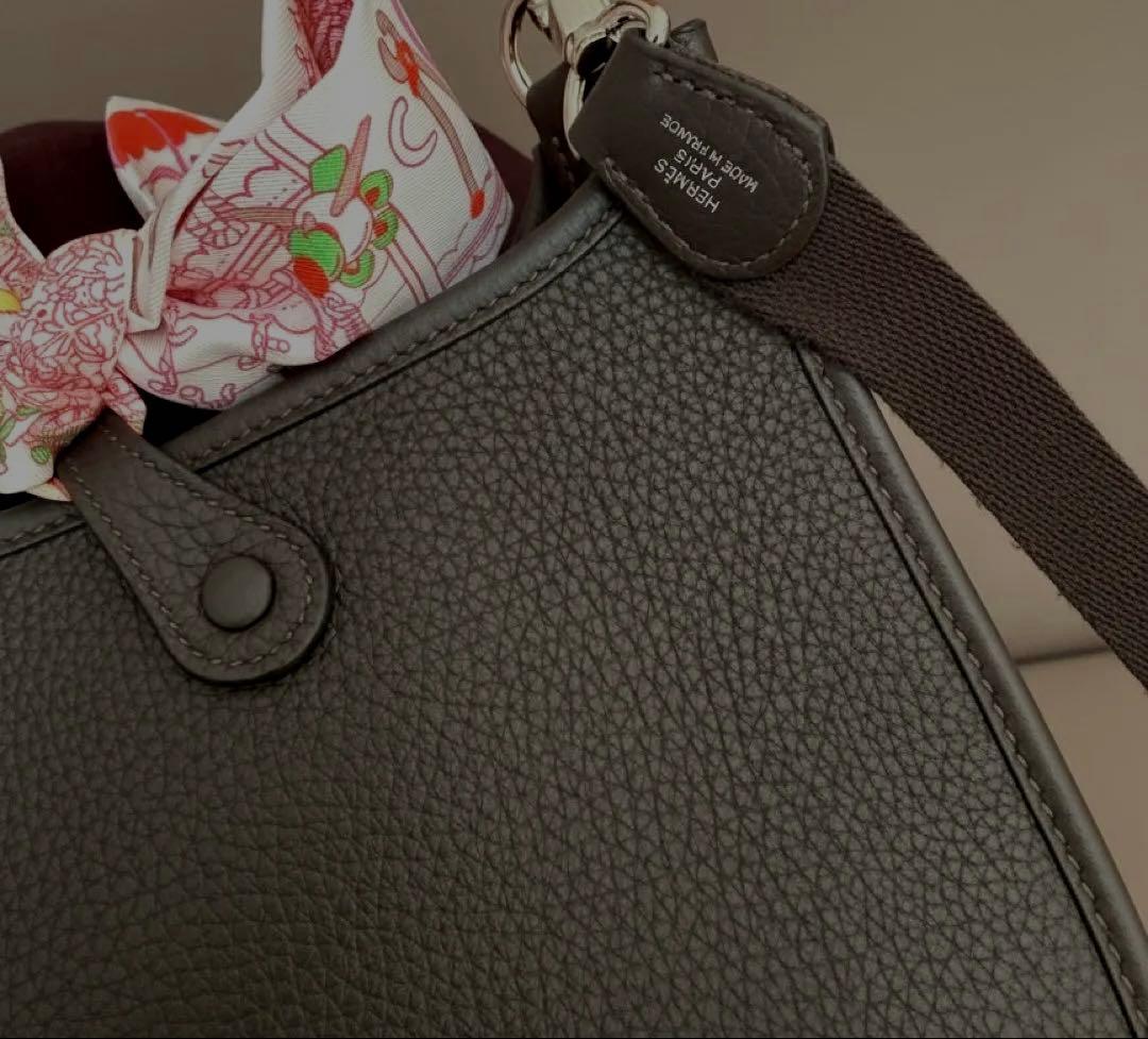 ぴんぴんまる！ Hermès 最新刻印 エヴリン TPM エベンヌ2つ目