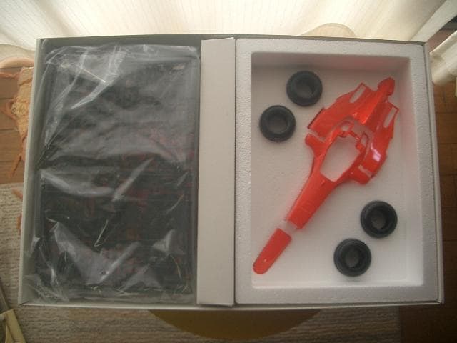 1/12 レベル フェラーリ F2002 マルボロデカール付き