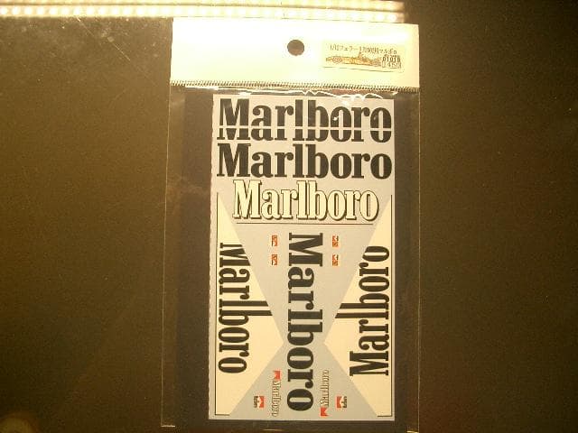 1/12 レベル フェラーリ F2002 マルボロデカール付き