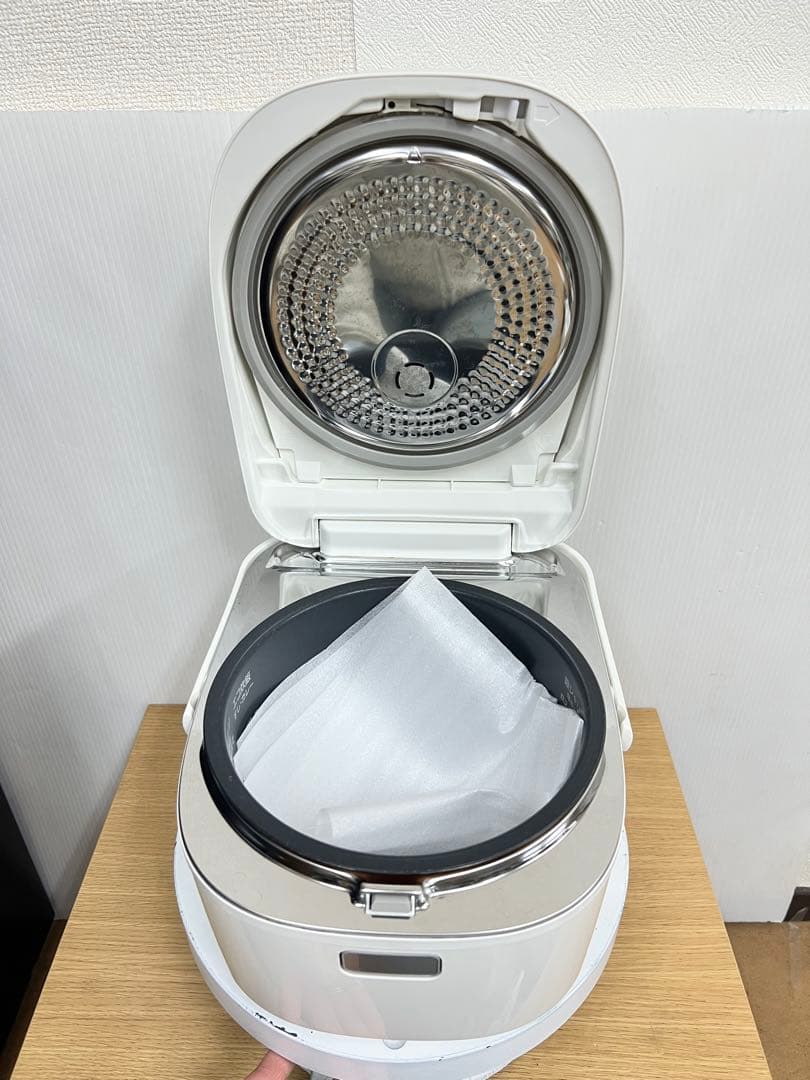 Panasonic IHジャー炊飯器 SR-HB106 1.0L 2017年製