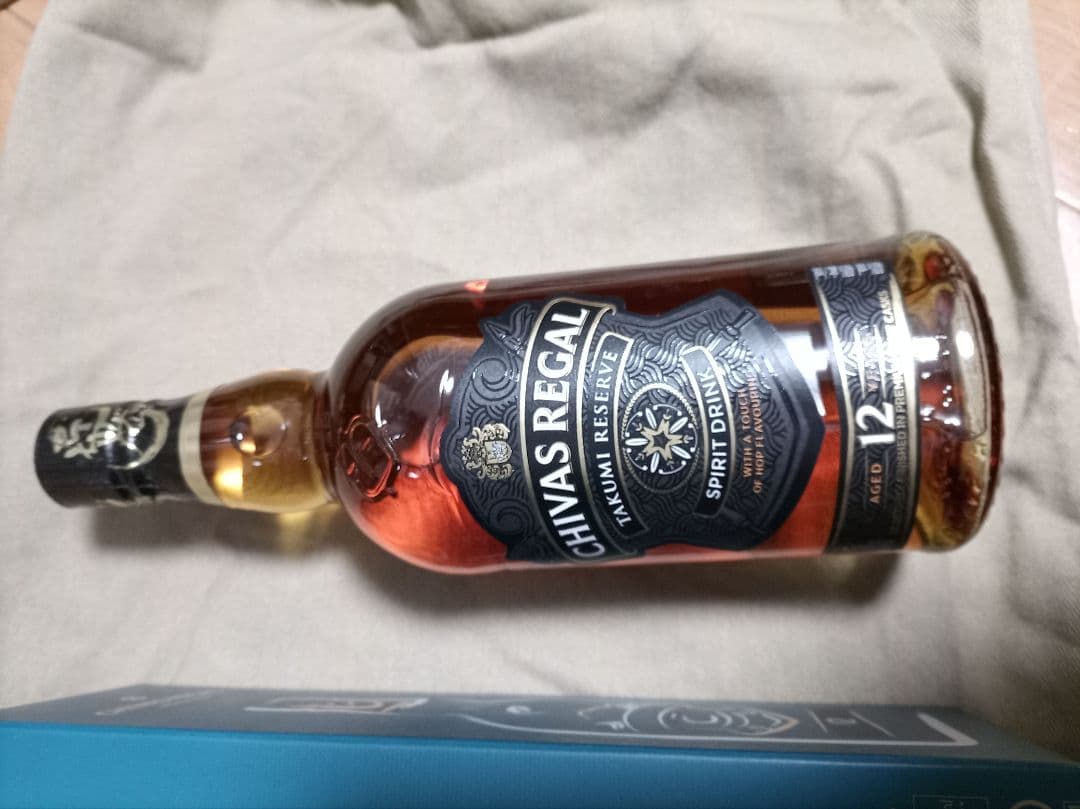 12年熟成のシングルモルトとブレンデッドウイスキー