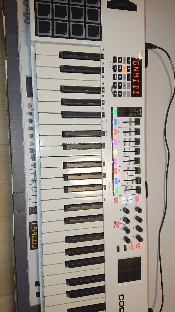 M-AUDIO CODE61 MIDIキーボード X/Yパッド付 ほぼ新品!