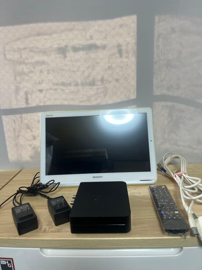SHARP AQUOS 2T-C16AP 16型 シャープ ポータブル液晶テレビ
