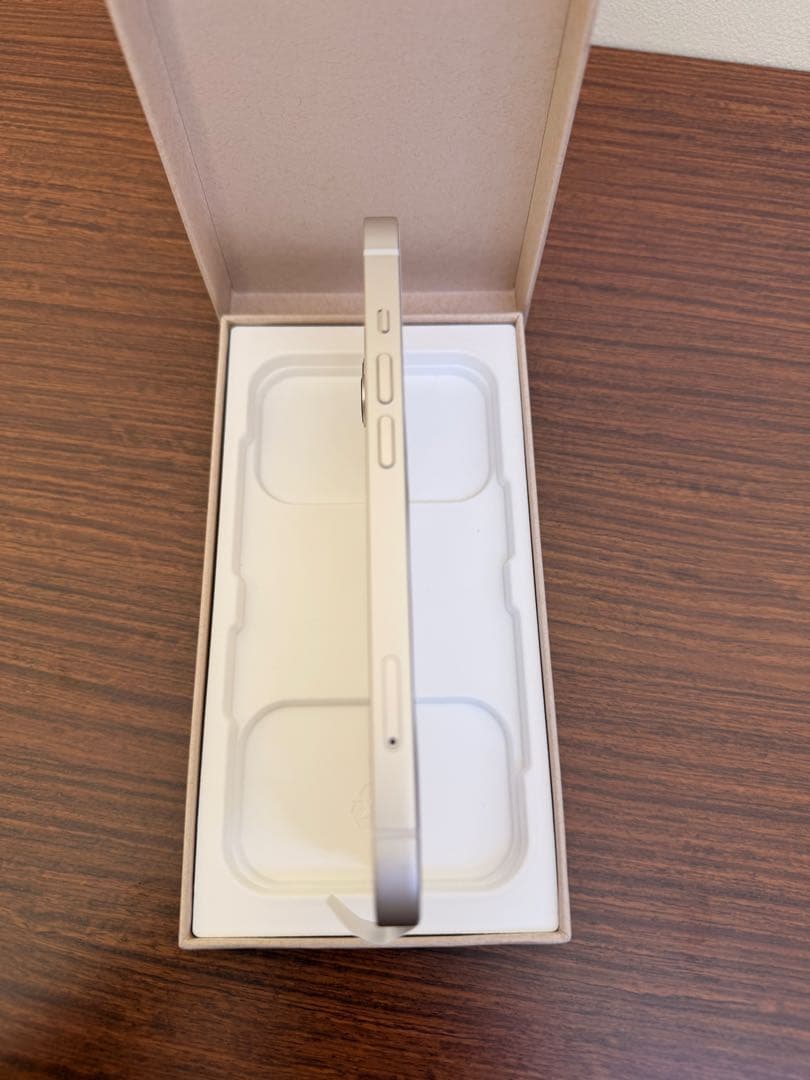 Apple iPhone 13 ホワイト 128GB 新品、未使用品