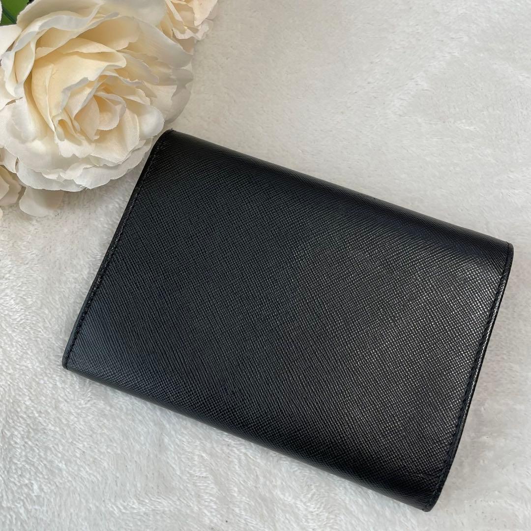 Li専用　PRADA 三つ折り財布 ブラック　サフィアーノレザー　三角
