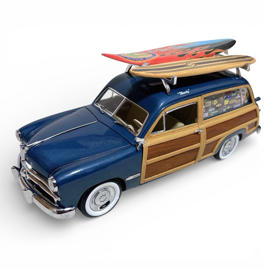 美品 フォード ウッディーワゴン 1/18 1949 モーターシティクラシクス