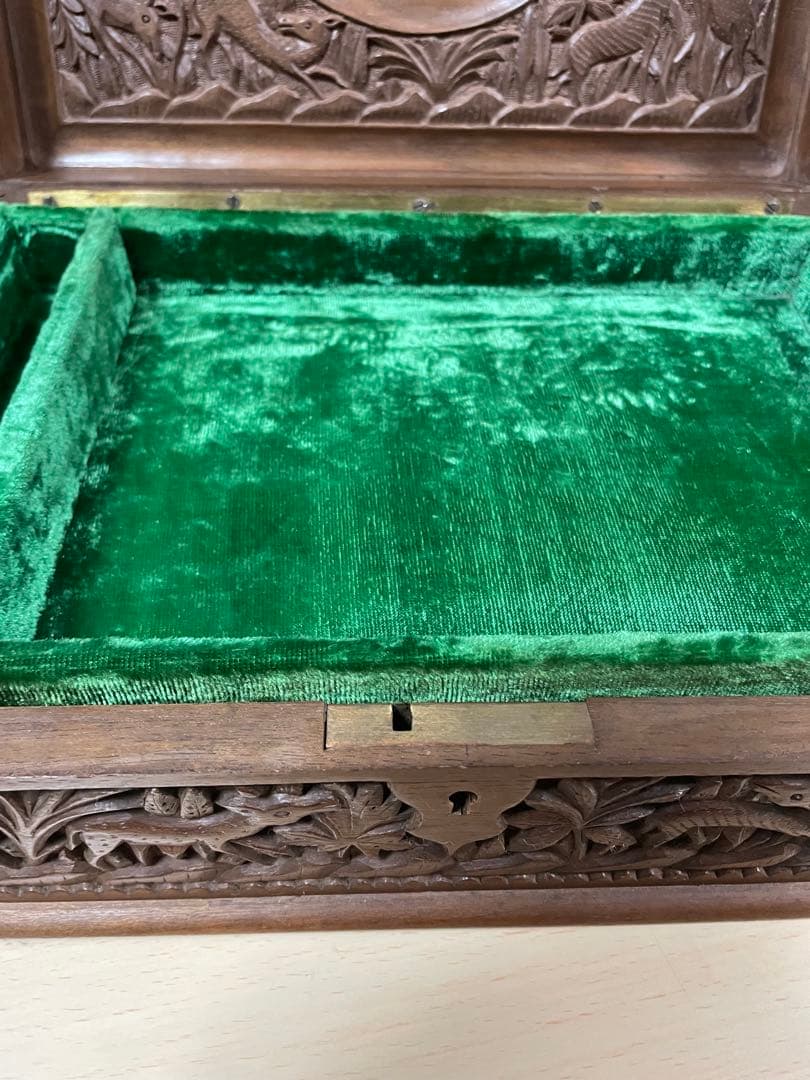 インド　アニマル　動物　カシミールヤギ　伝統工芸品　木製彫刻　ジュエルボックス