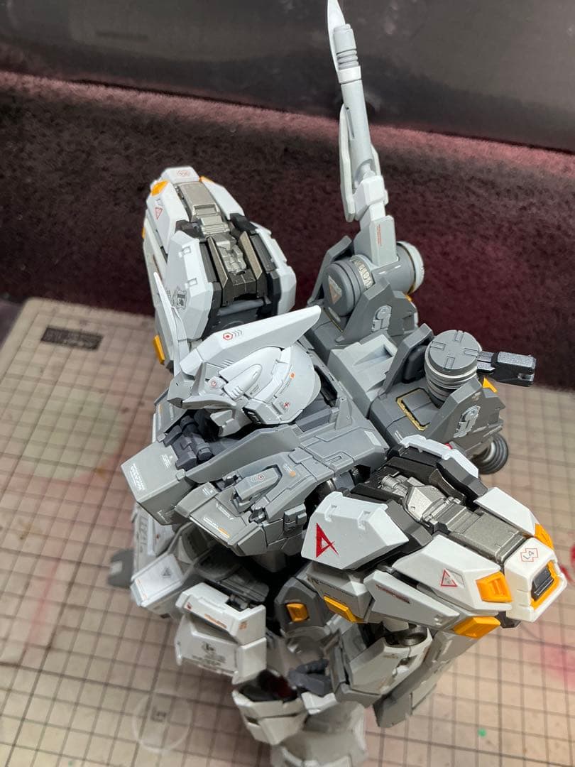 V-TIGER 製　RX-93 νガンダム　全塗装完成品