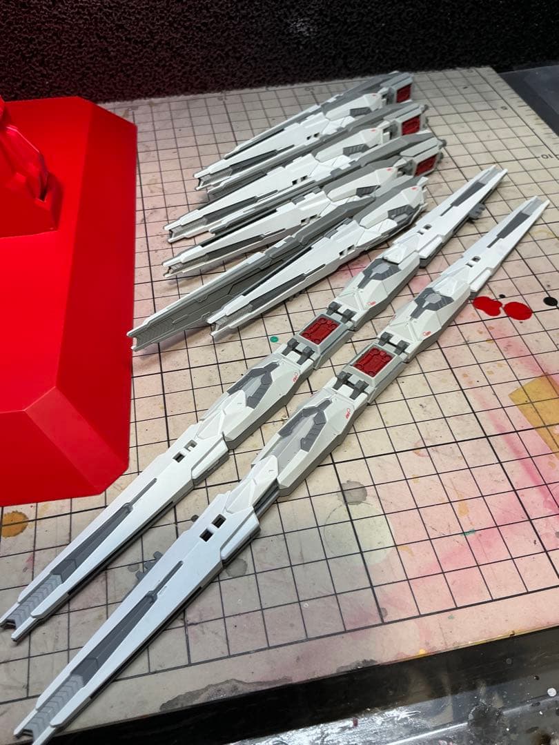 V-TIGER 製　RX-93 νガンダム　全塗装完成品