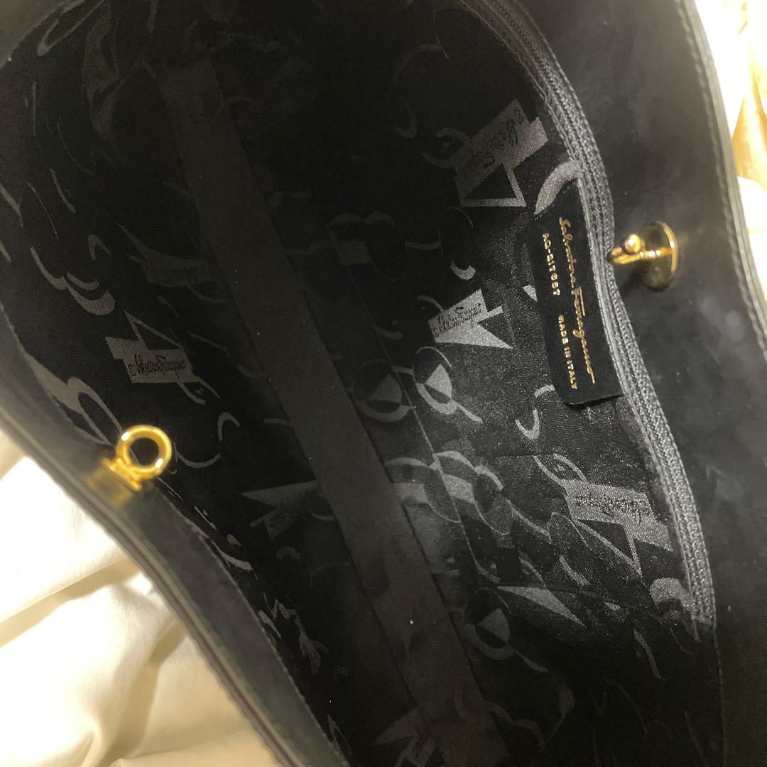 【:):(:)】フェラガモショルダーバッグ