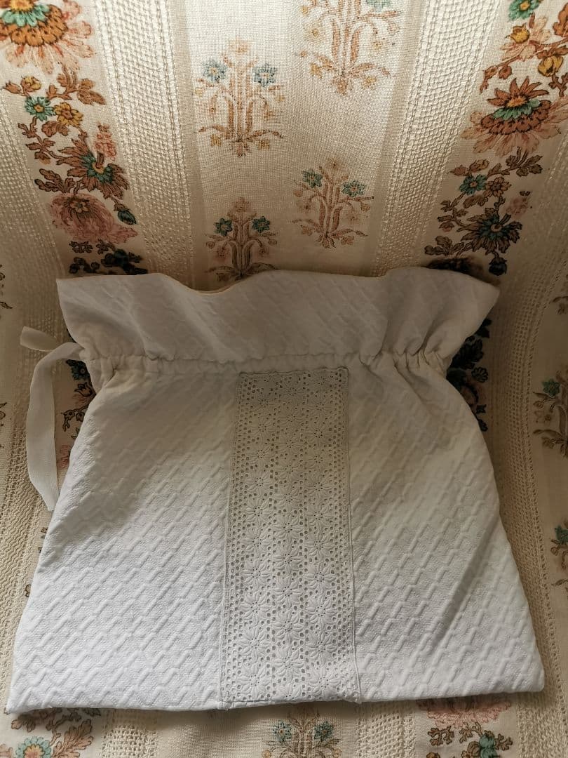 ヴィンテージ ピケドプロヴァンス ガロン花レース刺繍 菱模様織ふっくらラージ巾着