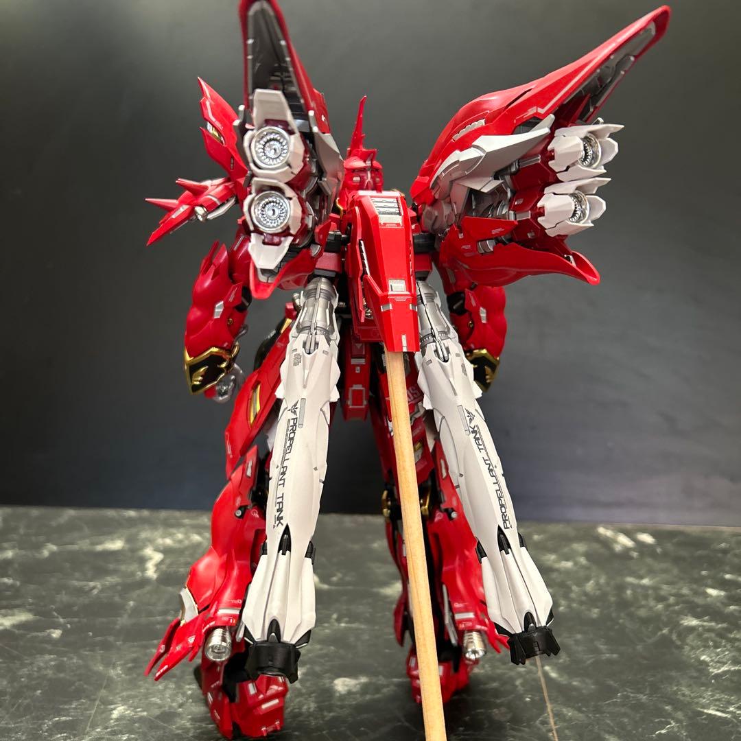 中華プラモ　彗星科技1/100白狼三倍速　海外製プラモデル完成品