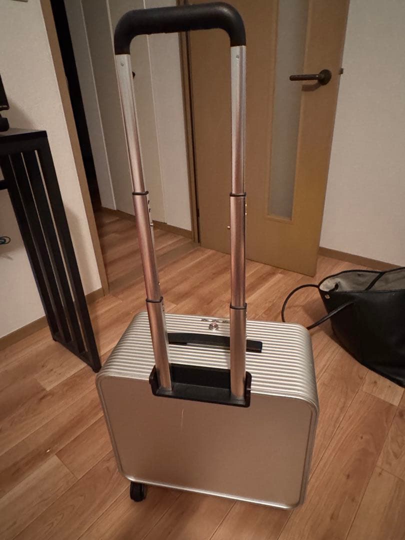 TUPLUS ビジネスシルバーキャリーケース 機内持ち込み