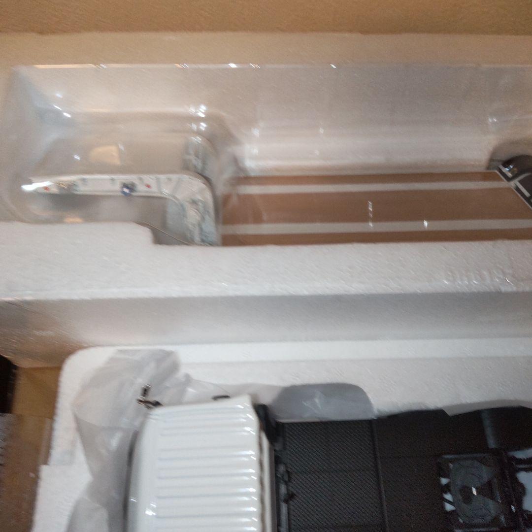 UDトラックス クオンj 中底床重量物運搬トレーラー　1/43