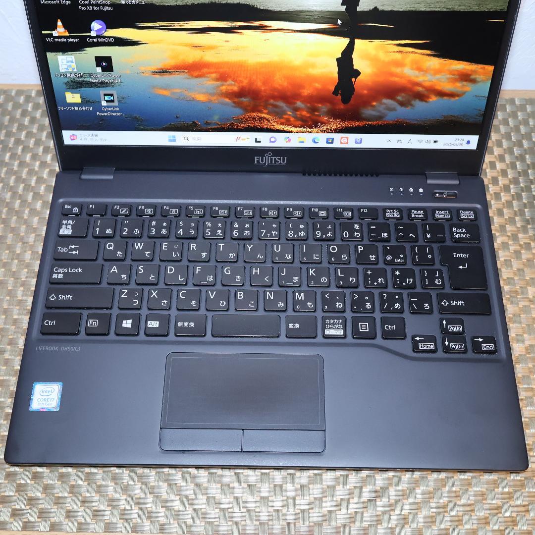 小型！Win11公式対応8世代i7/新品SSD512/メ8/無線/カメラ/FHD