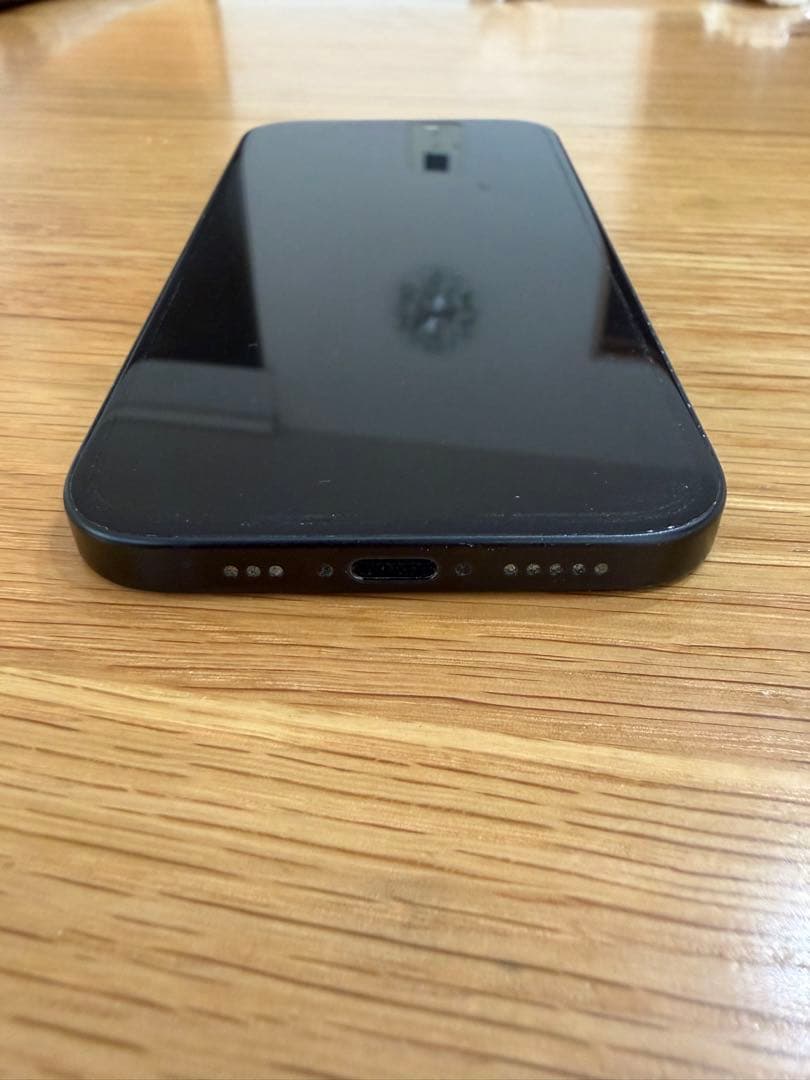 【美品】Apple iPhone 15 ブラック128GB SIMフリー