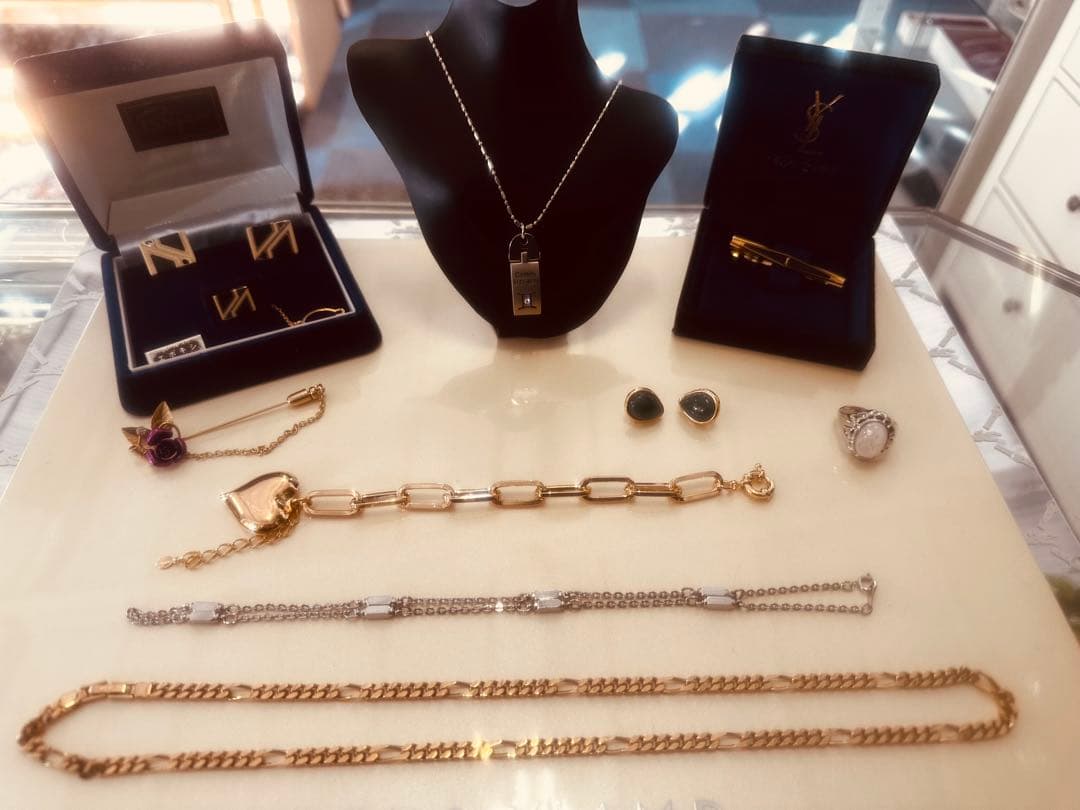 め*マ様 遺品整理品と自分が頂いた物などになります。