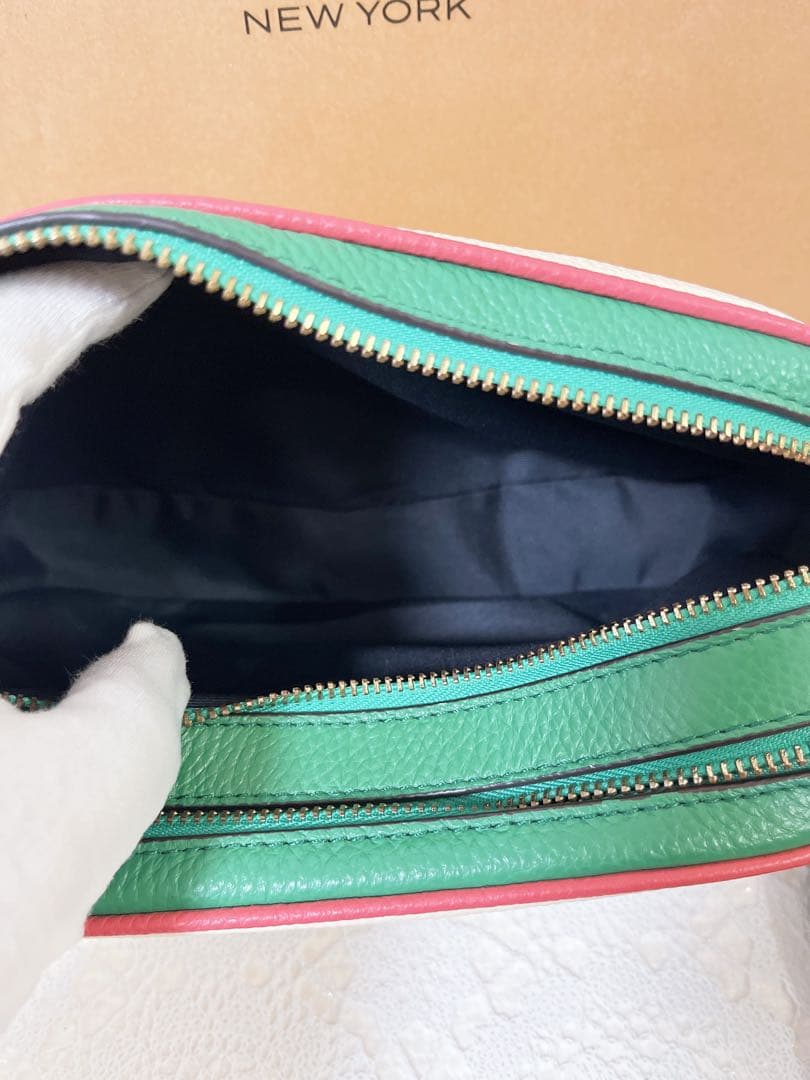 【美品】COACH コーチ ショルダーバッグ カメラバッグ 斜め掛け チャーム付