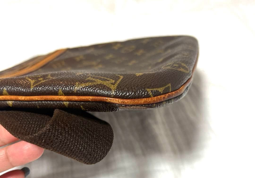 ルイヴィトン ショルダーバッグ 斜め掛け ポシェットボスフォール