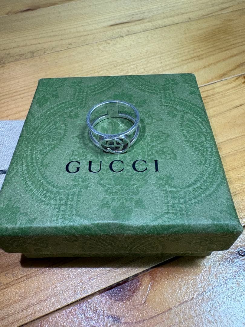 GUCCI シルバー ロゴリング17号