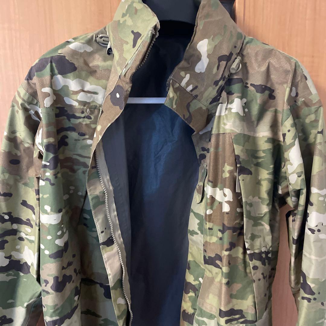 迷彩色フード付きミリタリージャケット