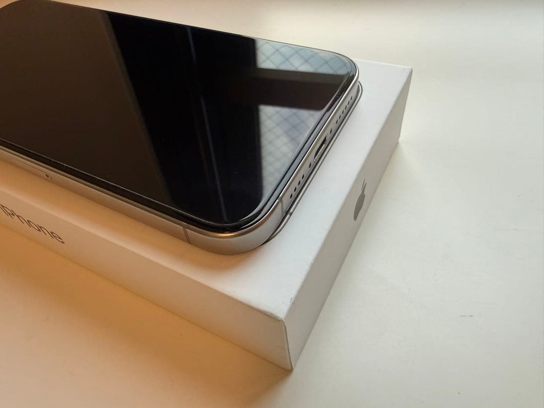 iPhone15 Pro Max 1TB ナチュラルチタニウム 海外版