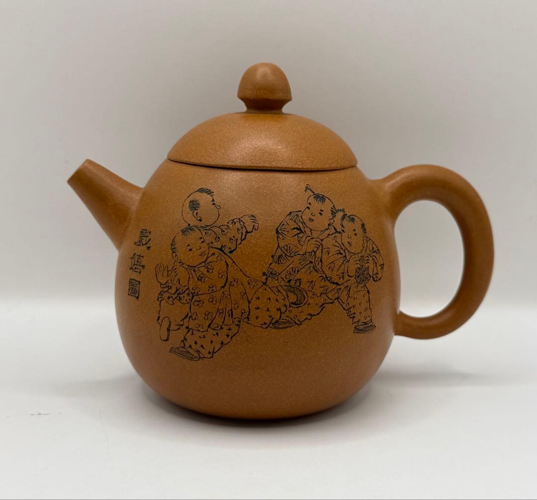 中国　中国　欧詠作　芝蘭閣主　戯嬉圖西施壺　黄鍛泥　中国茶器　宜興紫砂1231