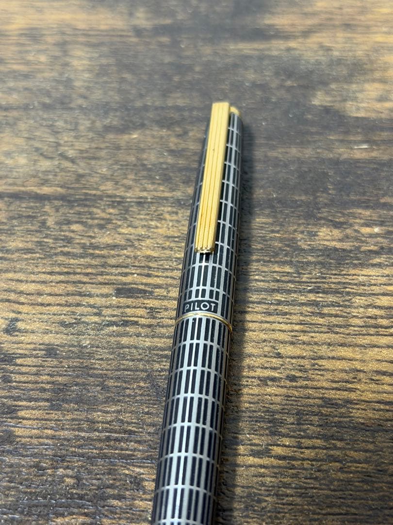 筆記確認&洗浄済　1976年製　18金　ゴールド　蝕刻　パイロット　万年筆　細字