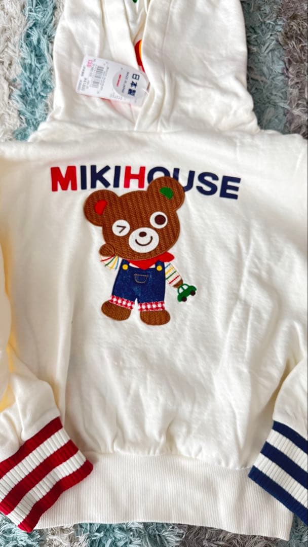 週末限定値下げ 新品未使用 ミキハウス 刺繍 トレーナー 130サイズ