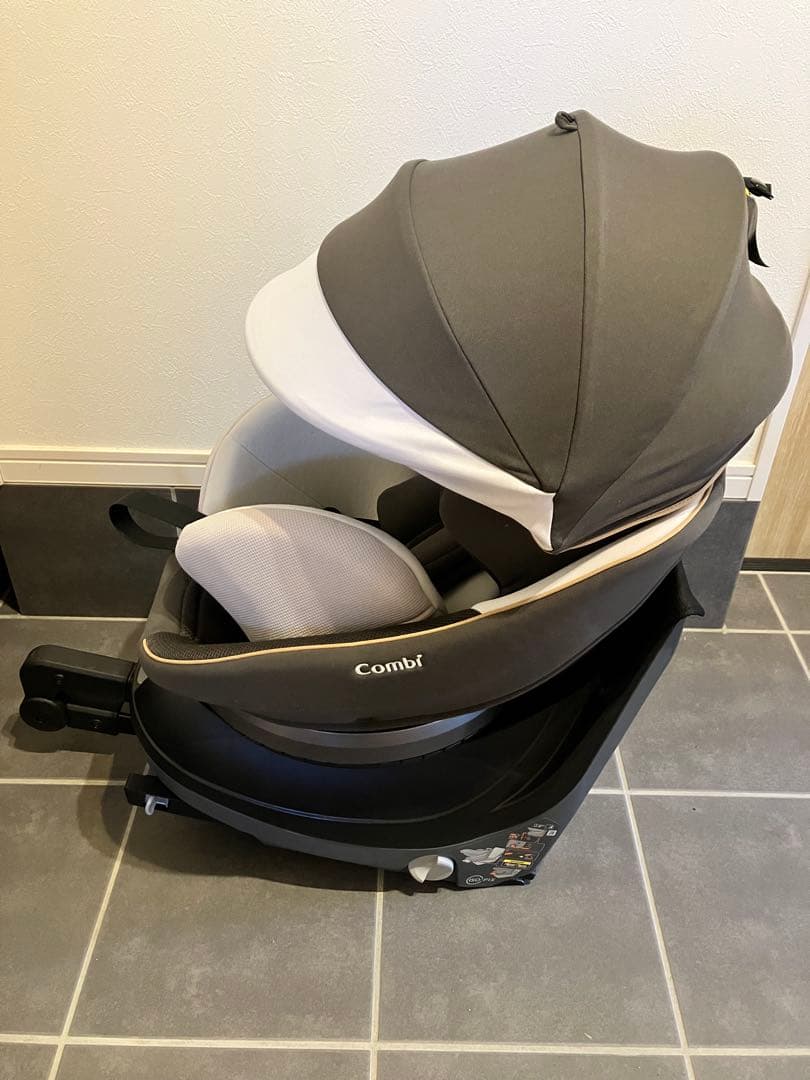 【Combi】チャイルドシート　ISOFIX