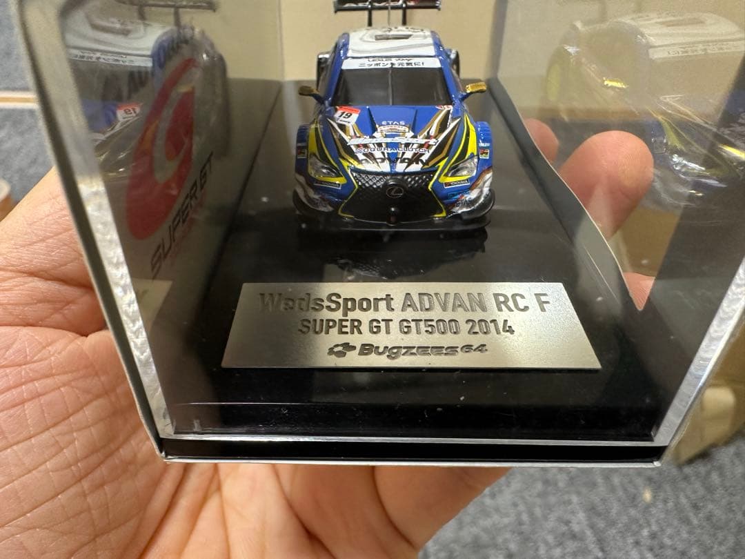 1/64 ミニカー Bugzees64 RC F ADVAN SUSTINA