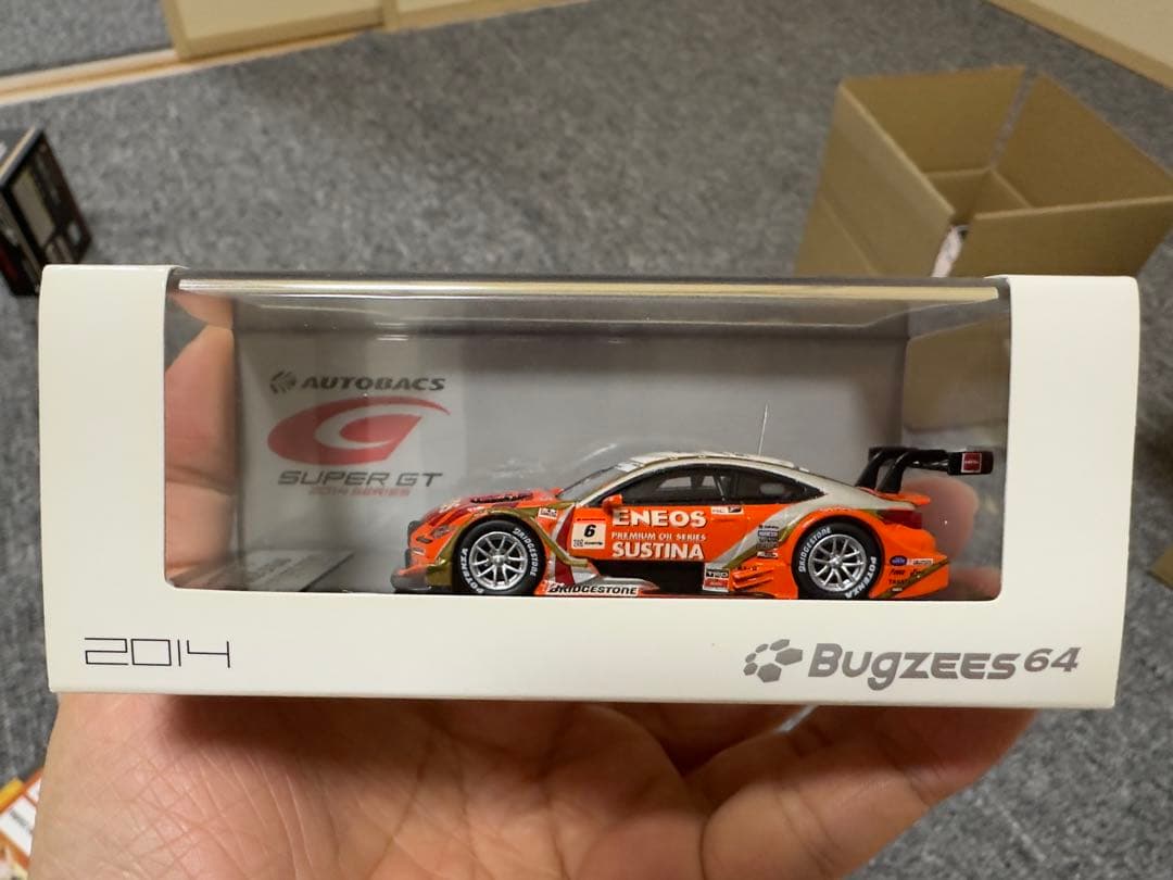 1/64 ミニカー Bugzees64 RC F ADVAN SUSTINA