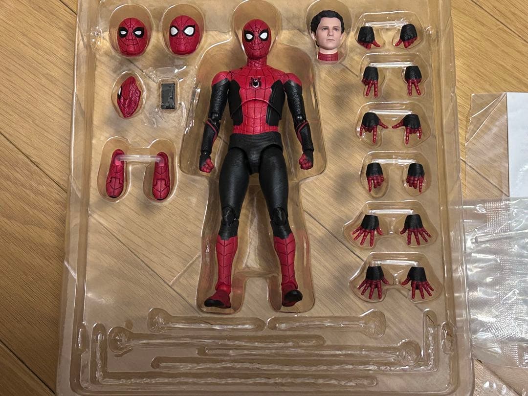 MAFEX スパイダーマン アップグレードスーツ ノーウェイホーム