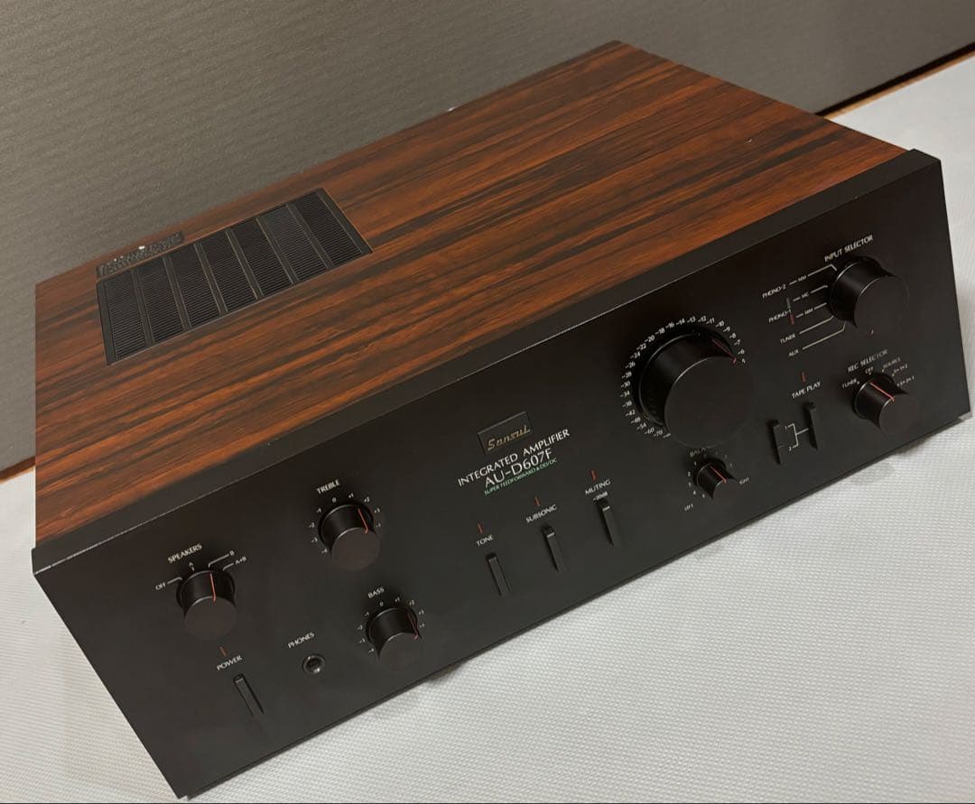 アンプ Sansui INTEGRATED AMPLIFIER AU-D607F
