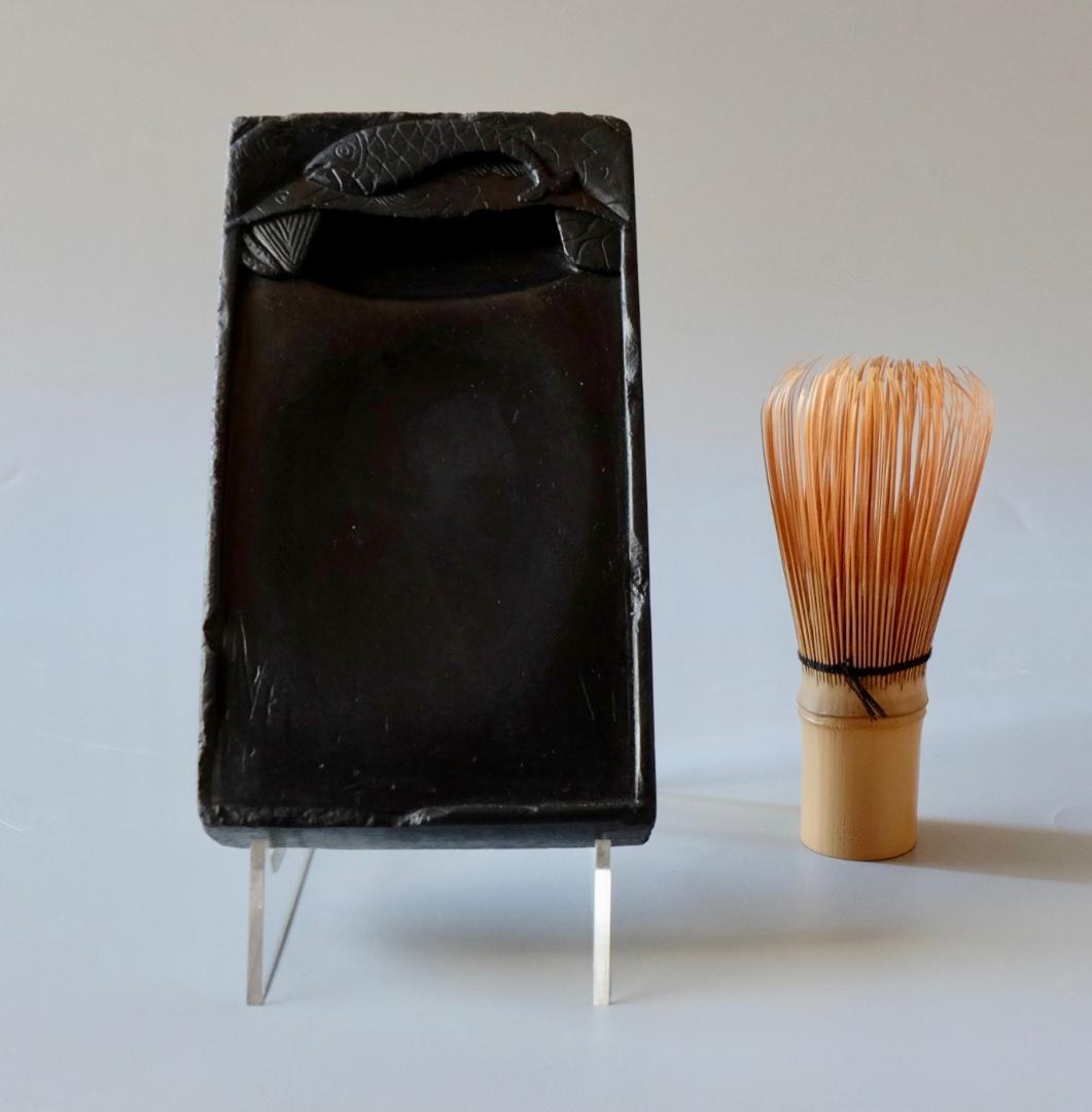 ☆李朝：魚の彫りのある硯