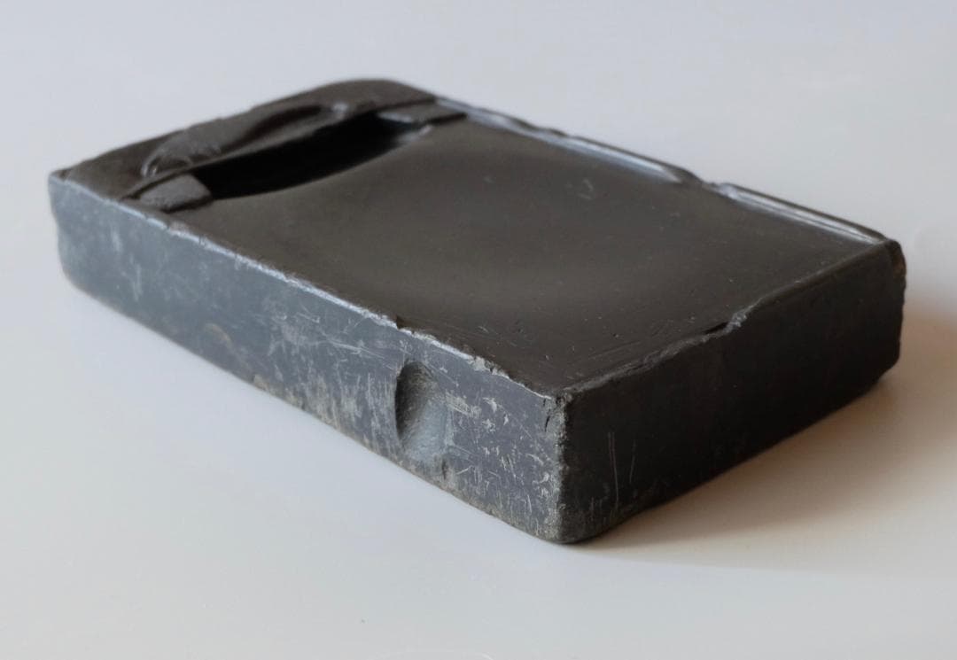 ☆李朝：魚の彫りのある硯