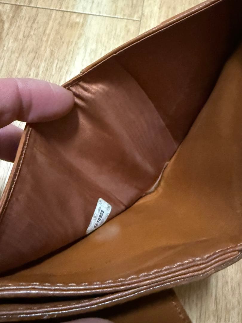 CHANEL シャネル　二つ折り　財布　キャビア　茶色　ゴールド