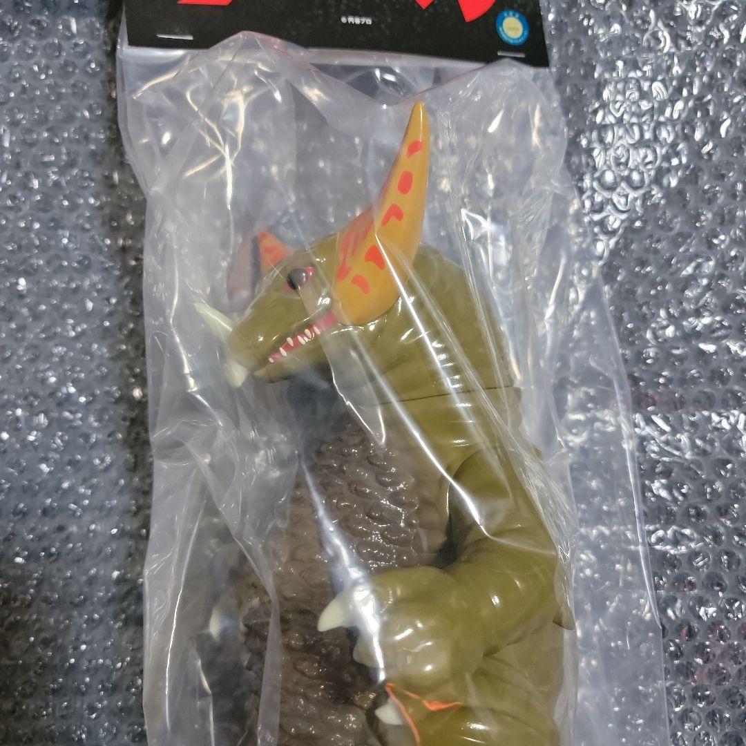 安楽安作　ゴモラ　ウルトラマン　メディコムトイ　怪獣　ソフビ