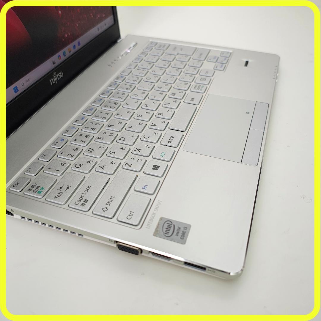 美品　白　新品SSD256⭐️windows11ノートパソコン　薄型軽量　782