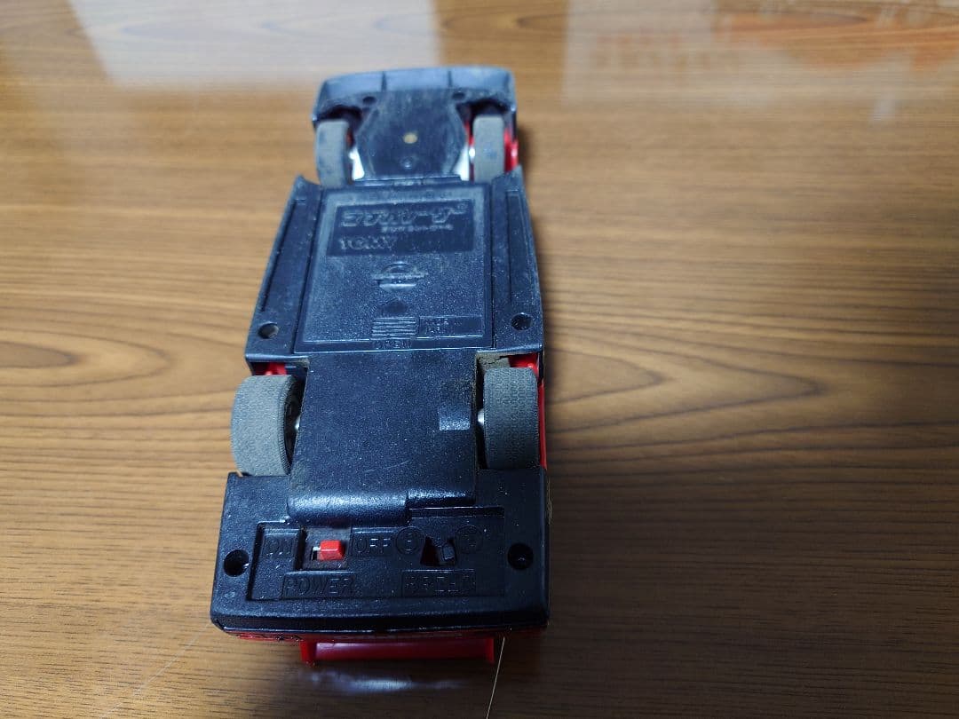 TOMY スカイラインシルエット ラジコンカー