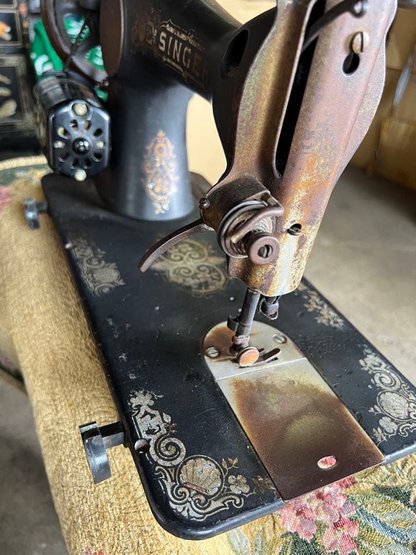 SINGER 古いミシン アンティークミシン　骨董品　インテリア　ディスプレイ